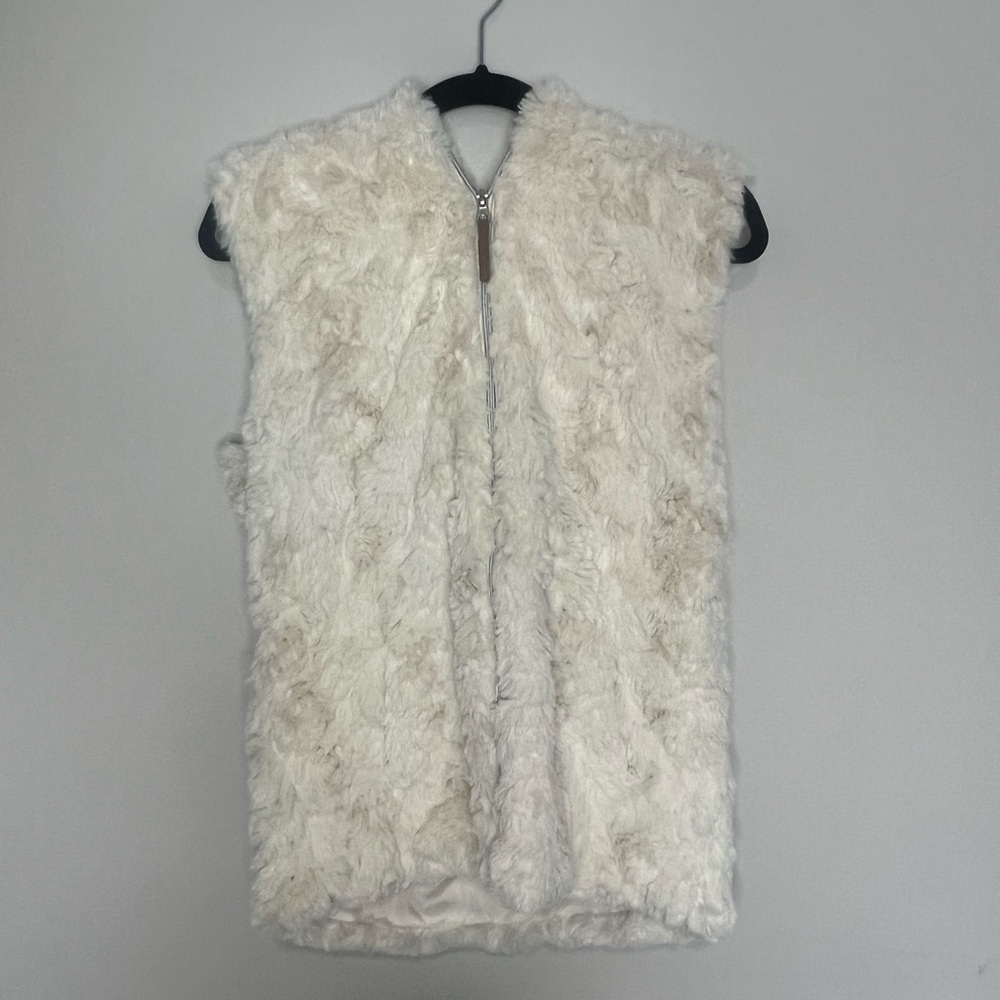 Special One: Off White Faux Fur Vest With Hood